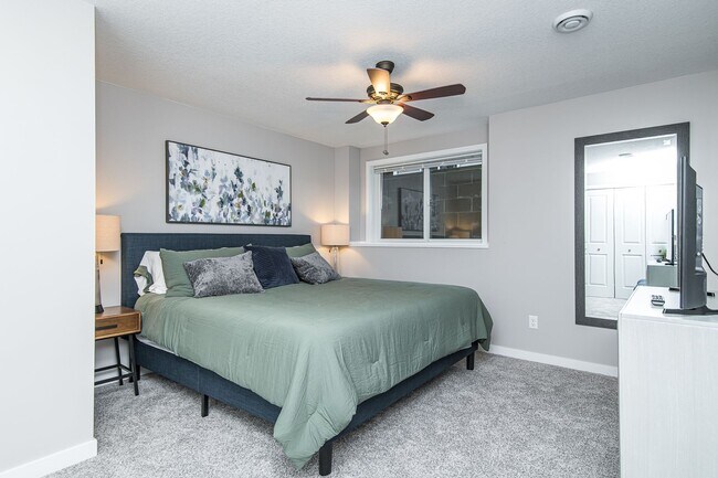 Building Photo - 3367 Ridgeline Dr SE