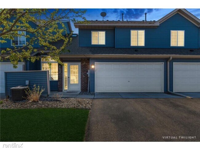 Building Photo - 2 br, 2 bath Townhome - 2056 Willow Cir