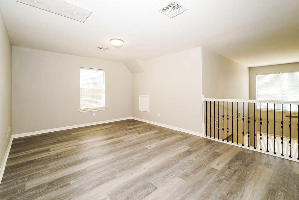 Building Photo - 909 Hot Spring Valley