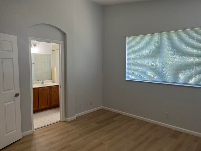 Building Photo - 3231 Laurel Ridge Cir