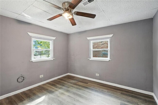 Building Photo - 1527 Langston Ave SW