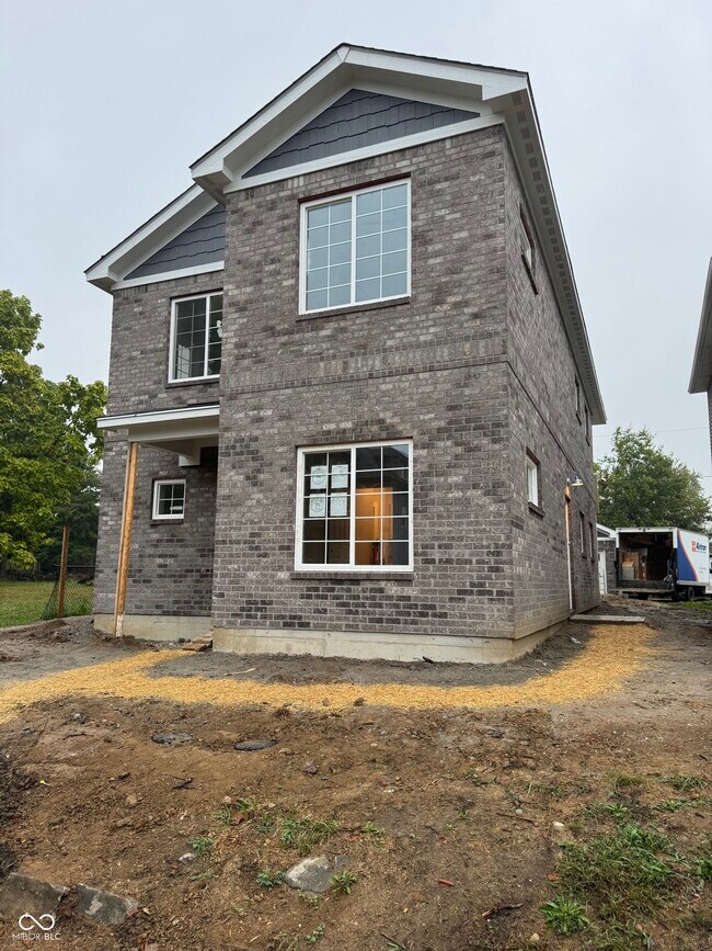 Building Photo - 227 N Hamilton Ave