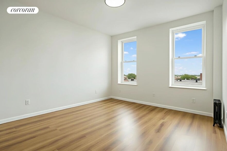 Building Photo - 408 Rogers Ave