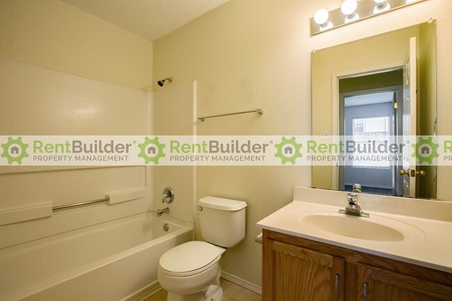 Building Photo - 5106 Park Ridge Rd NW