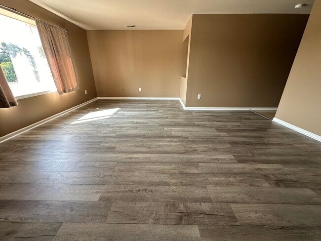 Building Photo - 2579 Union Lake Rd