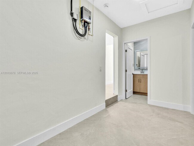 Building Photo - 3863 SW 53rd Pl