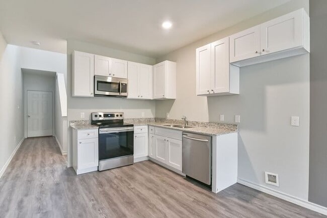 Building Photo - Fort Worth Duplex NOW LEASING for a June M...
