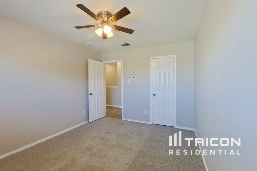 Building Photo - 1085 Harriman Dr