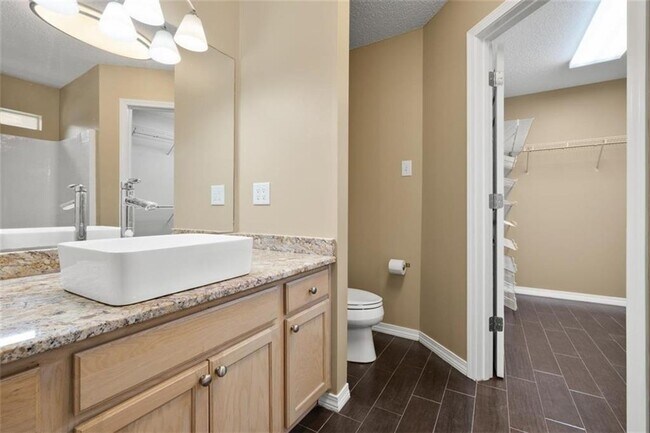 Building Photo - 668 Willow Pointe Dr