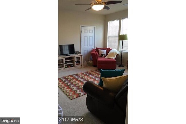 Building Photo - 22725 Thimbleberry Sq