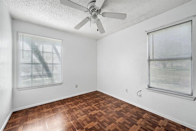 Building Photo - 7214 Salt Springs Dr