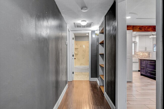 Building Photo - UNIQUE SINGLE FAMILY HOME! - No HOA, Car Lift, RV Parking and Nice Backyard