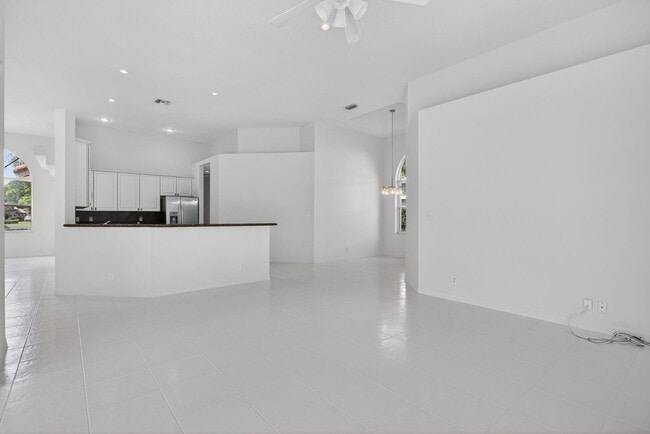 Building Photo - 10251 NW 62nd Dr