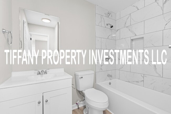 Building Photo - 714 Chal Dr