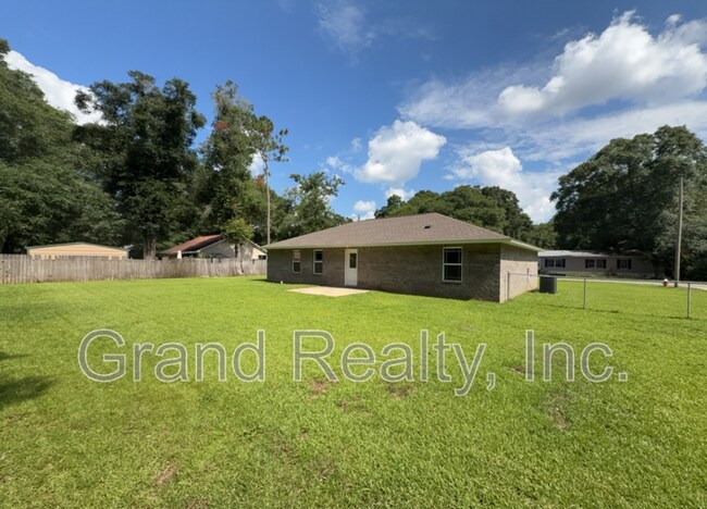Building Photo - 6217 Fox Run St