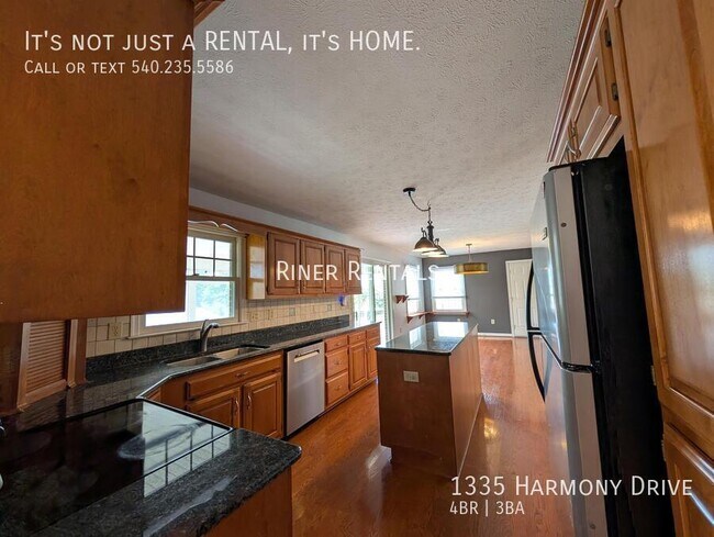 Building Photo - 1335 Harmony Dr