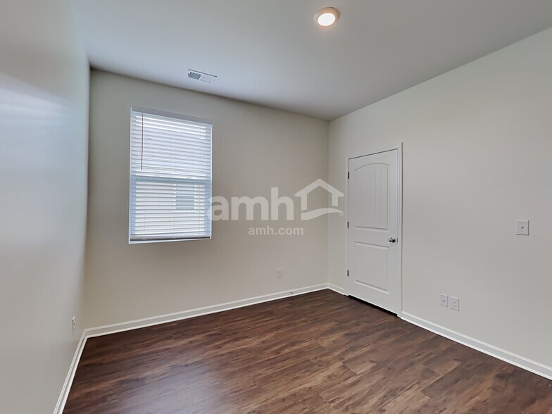 Building Photo - 304 Tessa Grace Wy