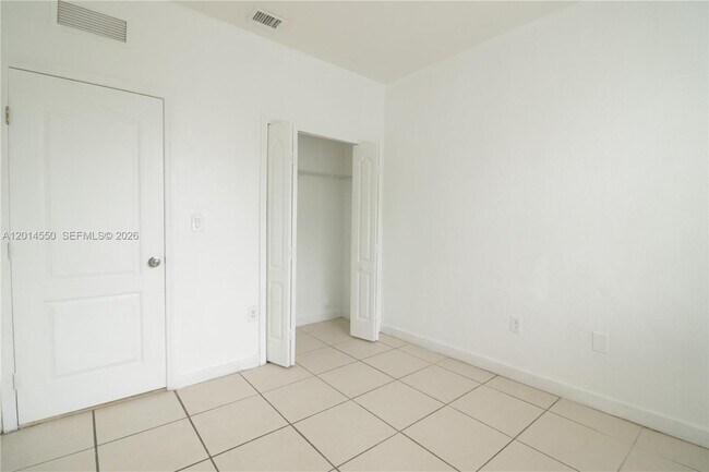 Building Photo - 1568 SE 26th St