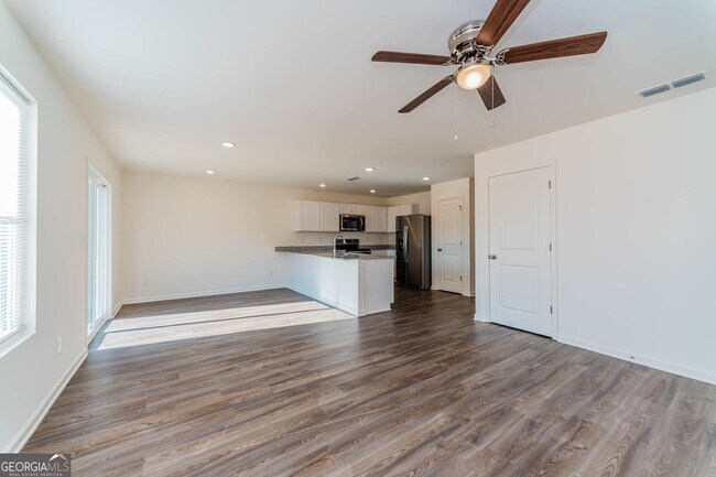 Building Photo - 307 Gazebo Dr