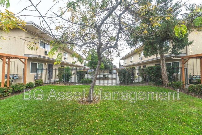 Building Photo - 419 San Marco St