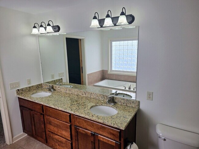 Building Photo - 3701 161st St