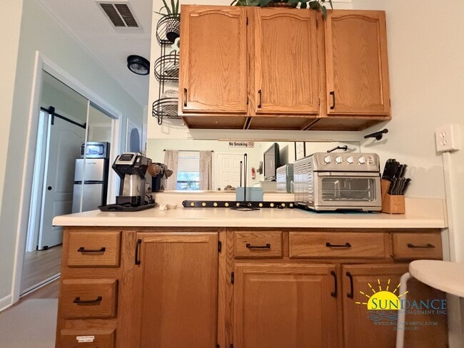 Building Photo - Fully Furnished Studio Living in Shalimar with All Utilities Included!