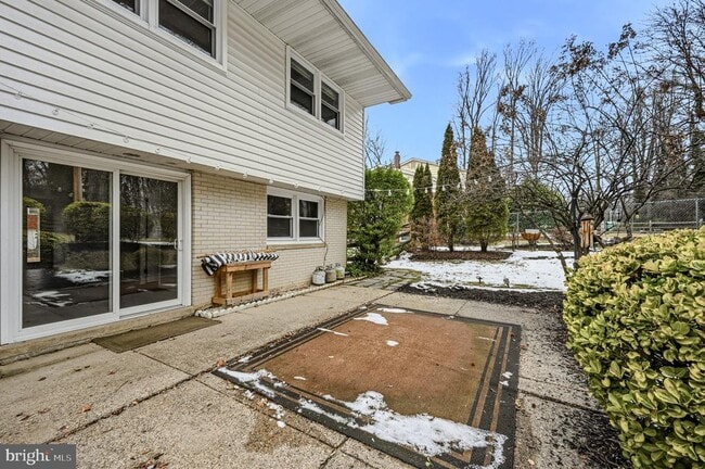 Building Photo - 1513 Fresno Rd