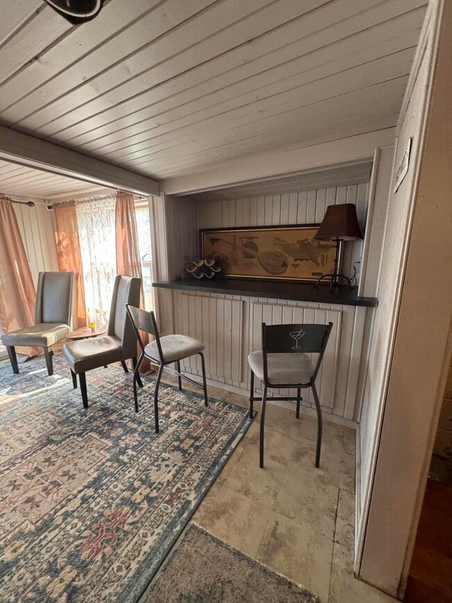 Building Photo - 13512 Venetian Dr