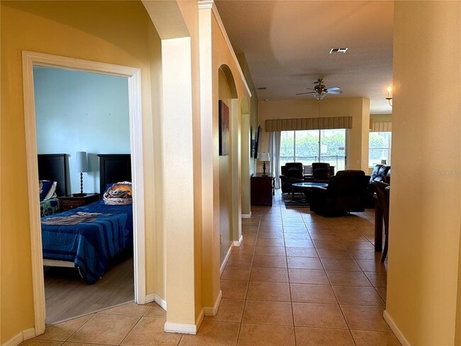 Building Photo - 8127 Fan Palm Way