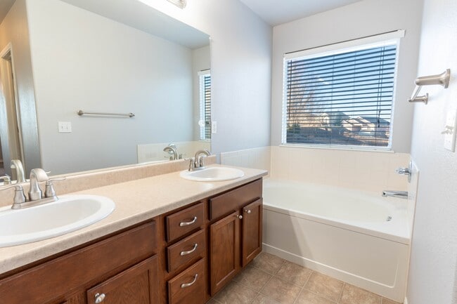 Building Photo - 9234 Red Fern Ln