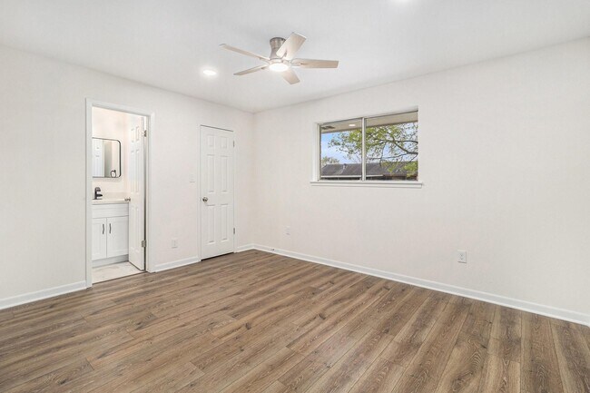 Building Photo - 1510 Tarberry Rd