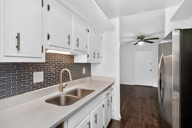 Building Photo - 2929 Selena Dr