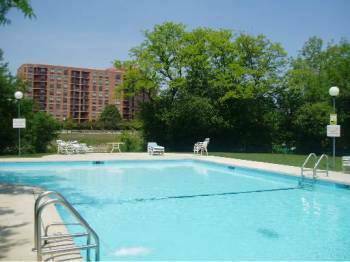 Building Photo - 5900 Oakwood Dr