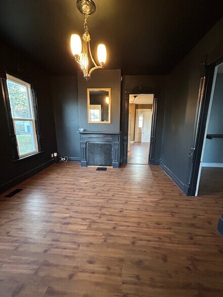 Building Photo - 518 Beckman St