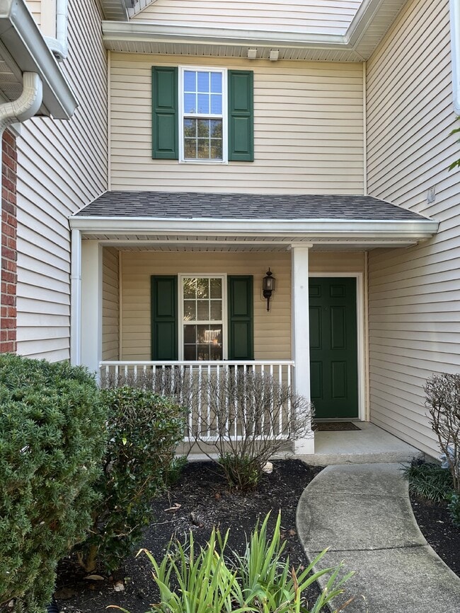 Building Photo - Charming 2 Bed, 2.5 Bath Townhouse in Nashville - Perfect Rental Opportunity!