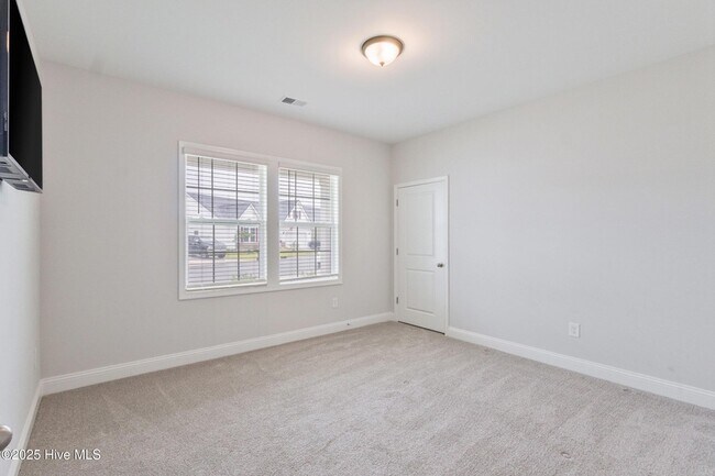 Building Photo - 570 Tullimore Ln