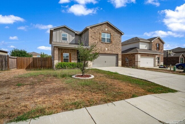 Building Photo - 5-BEDROOM HOME IN LUCKEY RANCH