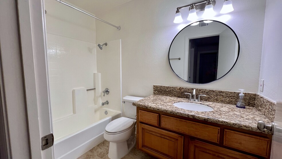 2nd Full Bath - 630 W Palm Ave