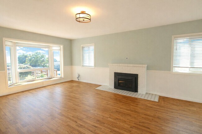 Building Photo - 3 Bedroom, 2 Bathroom Home w/ Large Backyard in Arroyo Grande