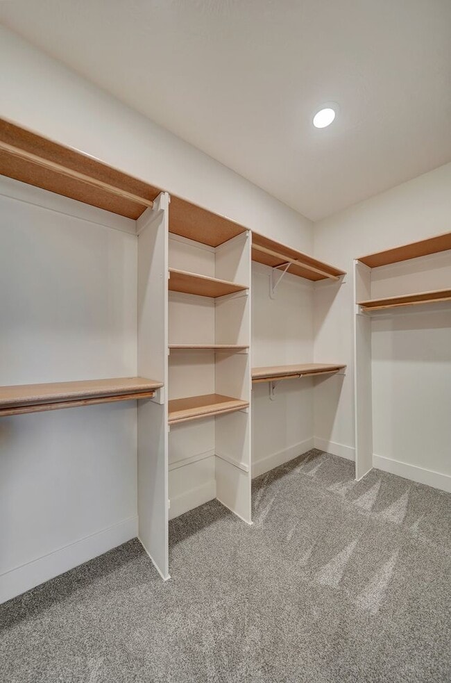 Building Photo - Newly Constructed Spacious Townhome