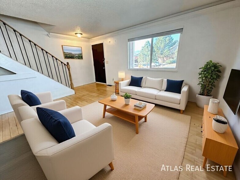 Building Photo - 218 W Rockrimmon Blvd