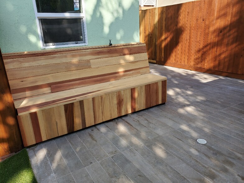 Building Photo - 3004 Kelton Ave