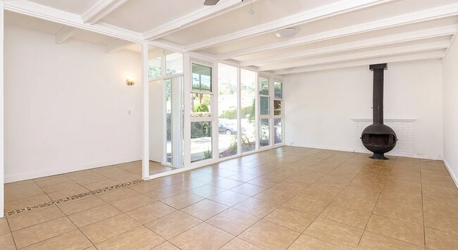 Building Photo - 11304 Isleta St