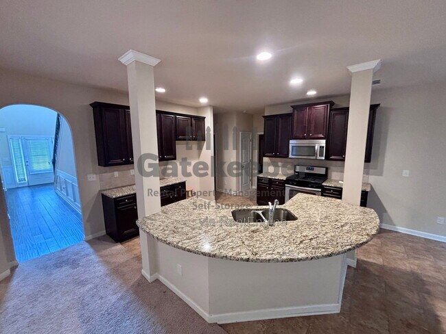 Building Photo - 4743 Chickadee Ln