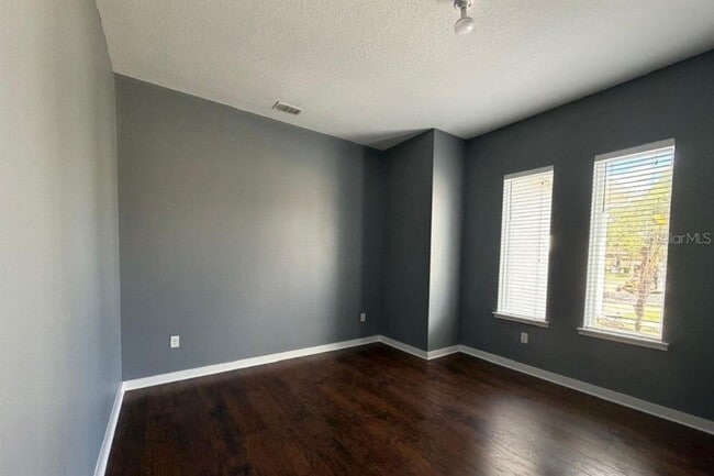 Building Photo - 2702 Scarborough Ct