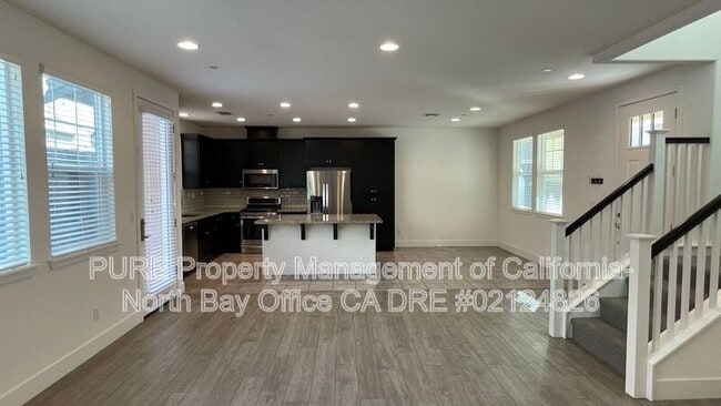 Building Photo - 5320 Kirby Pl