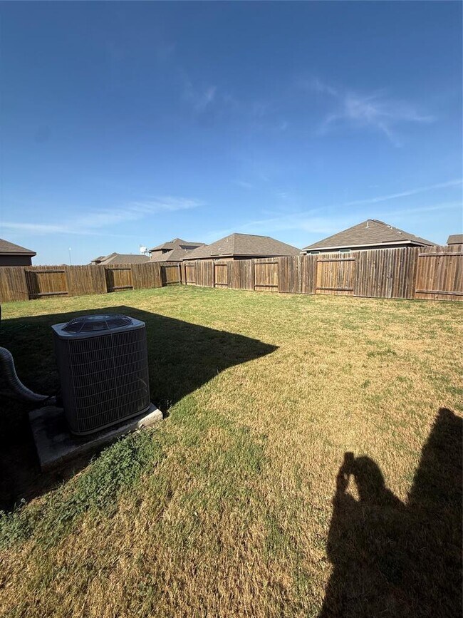 Building Photo - 18912 Quiet Range Dr