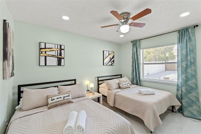 Building Photo - 439 E Boyer St