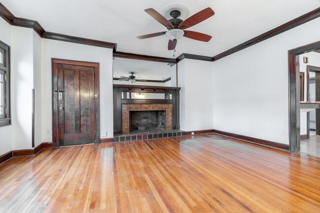 Building Photo - 711 E 33rd St