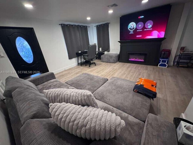 Building Photo - 2036 SW 57th Ct